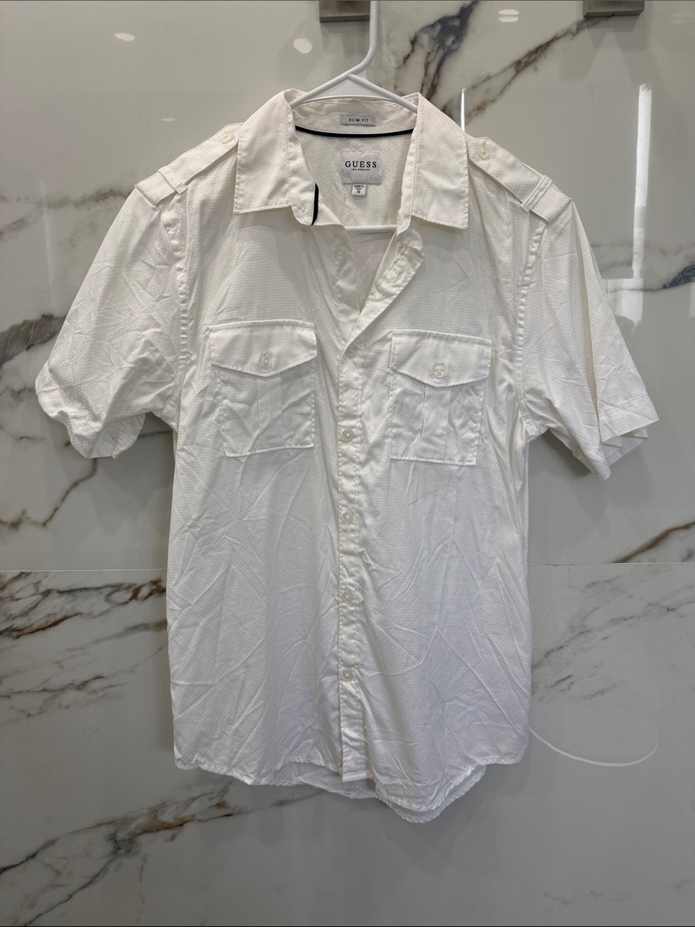 GUESS White Short-Sleeve Casual Button-Down Shirt